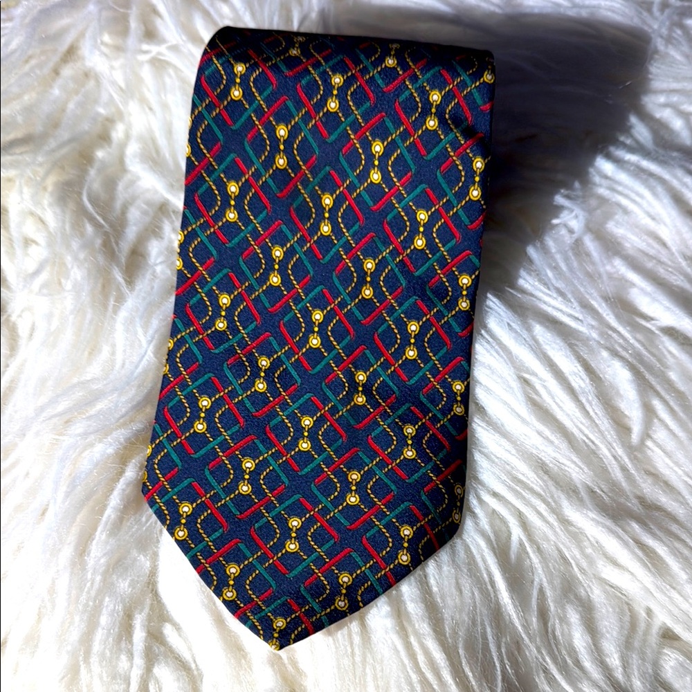 361.  No Brand Name Tag - Elegant Geometric Patterned  Silk Tie